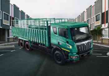 Mahindra Blazo X 25 Truck photo 1